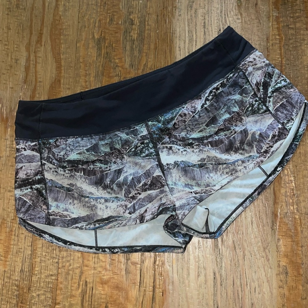 Lululemon Speed Up Short LR 2.5” Size: 8 Color: Grey Multi